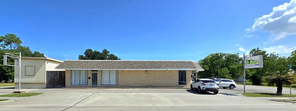 Primary Photo Of 2000 Cedar Dr, La Marque Unknown For Lease