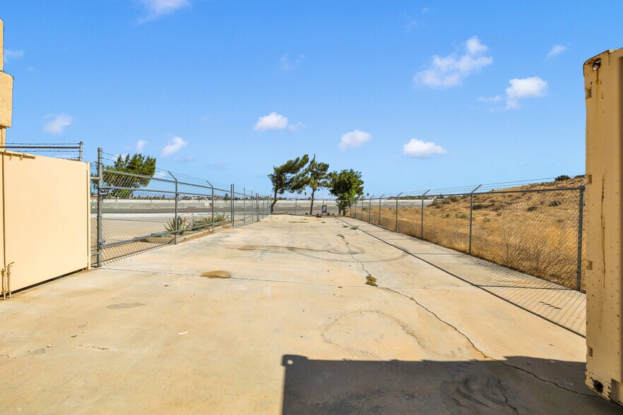 More Photos Of 2660 Pearblossom Hwy, Palmdale Office Residential For Sale