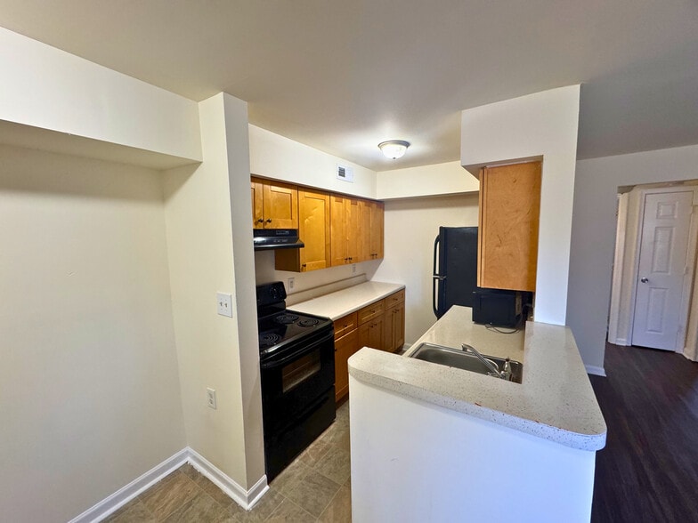 More Photos Of 5001 Midwood Ave, Baltimore Apartments For Sale