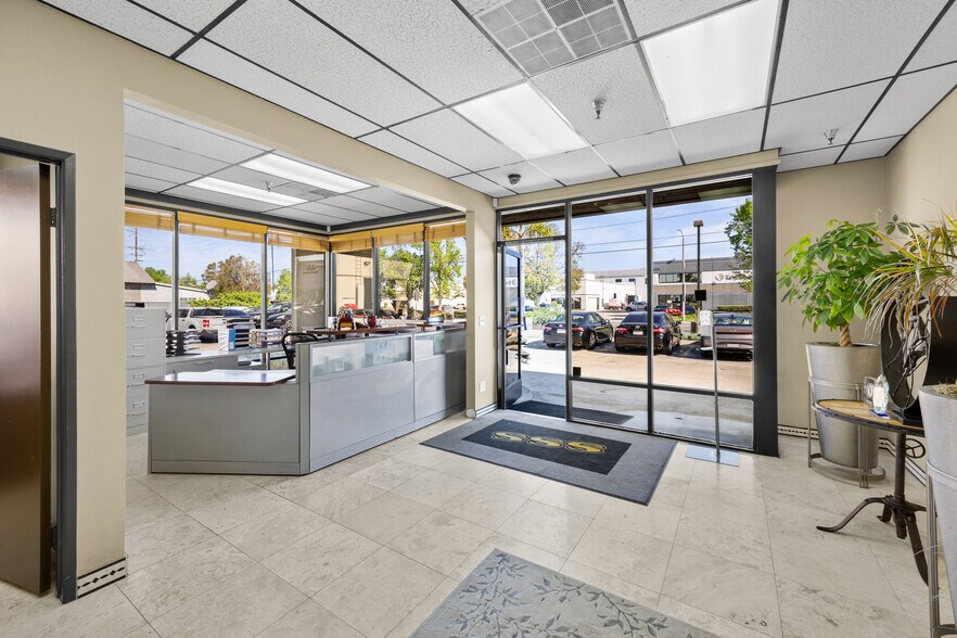 More Photos Of 3980 E Miraloma Ave, Anaheim Warehouse For Lease
