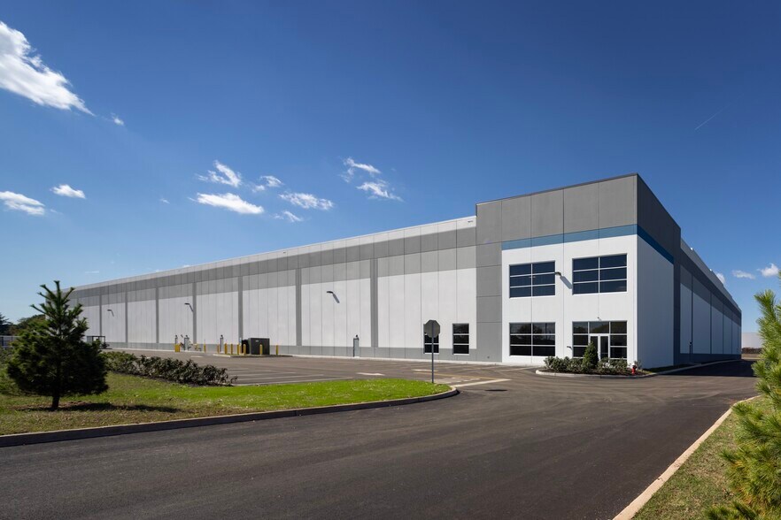 More Photos Of 110 Belmont Dr, Somerset Warehouse For Lease