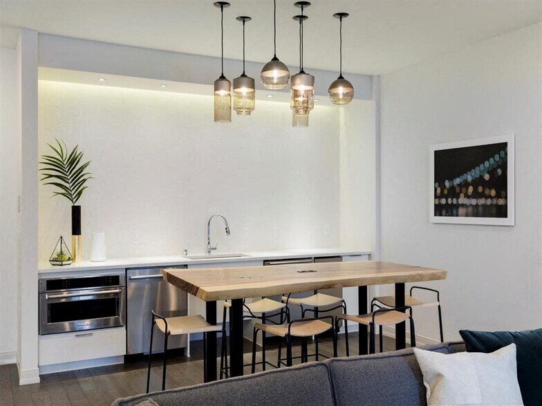 More Photos Of 10 2nd St SE, Minneapolis Apartments For Lease