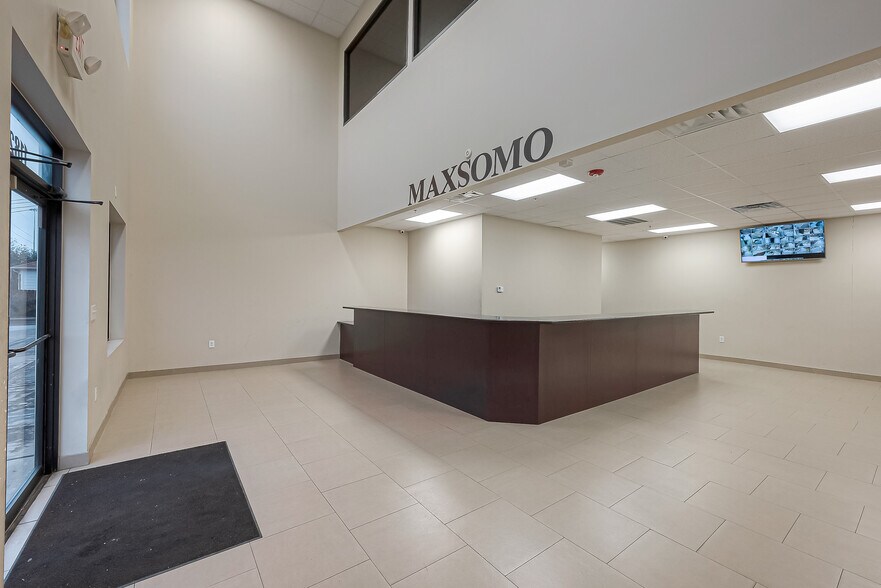 More Photos Of 11820 S Sam Houston Pkwy W, Houston Warehouse For Lease