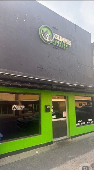 More Photos Of 245 Commercial St, Eagle Pass Storefront For Sale