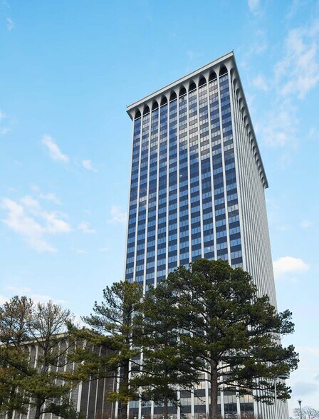 More Photos Of 5100 Poplar Ave, Memphis Office For Lease