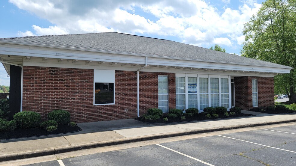 Primary Photo Of 1774 E Dixon Blvd, Shelby Freestanding For Lease
