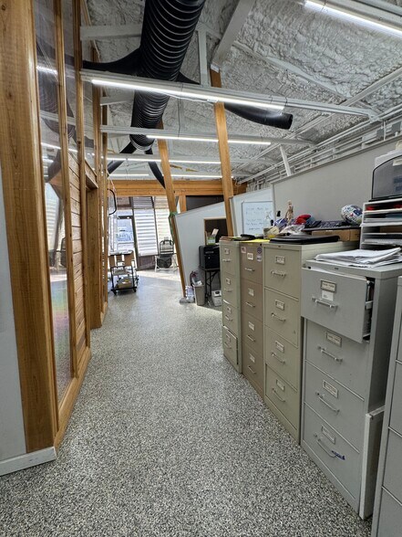 More Photos Of 125 N Cypress Way, Casselberry Light Manufacturing For Sale