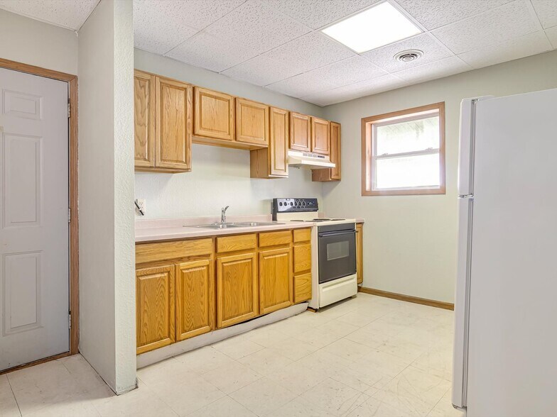 More Photos Of 200 N Main St, Dupo Specialty For Sale