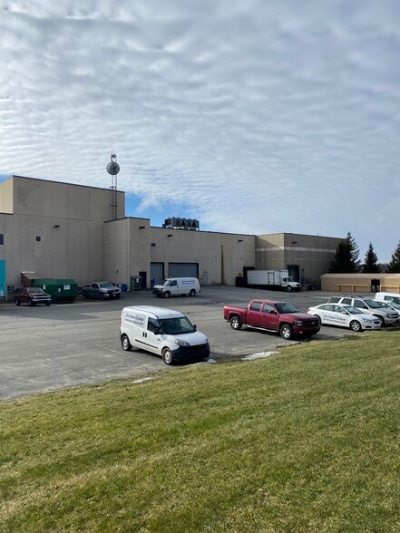 More Photos Of 45 Commerce Dr, Waverly Distribution For Sale