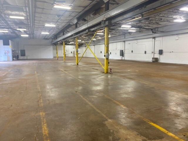 More Photos Of 8420 South Ave, Youngstown Manufacturing For Sale