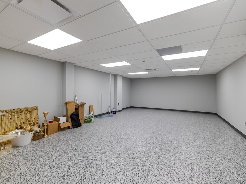 More Photos Of 520 W Roosevelt Blvd, Philadelphia Medical For Sale