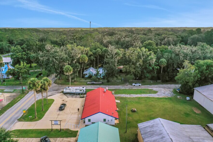 More Photos Of 413 Elm St, Welaka Freestanding For Sale