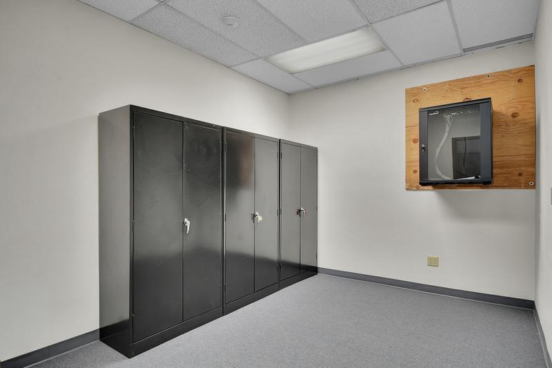 More Photos Of 18023 Highway 99, Lynnwood Office For Lease