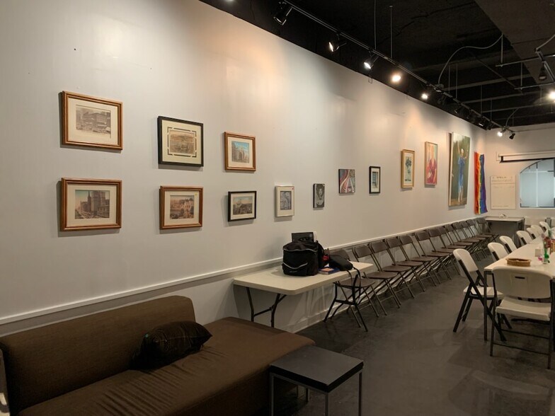 More Photos Of 4138 N Sheridan Rd, Chicago Storefront For Lease