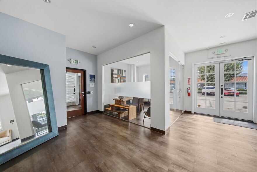 More Photos Of 24018 Lyons Ave, Newhall Loft Creative Space For Sale