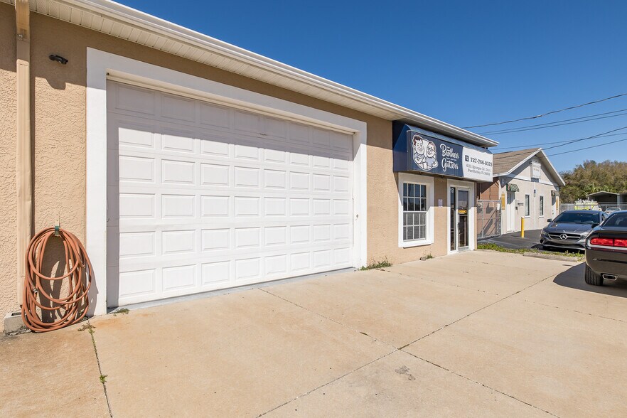 More Photos Of 6151 Springer Dr, Port Richey Warehouse For Sale