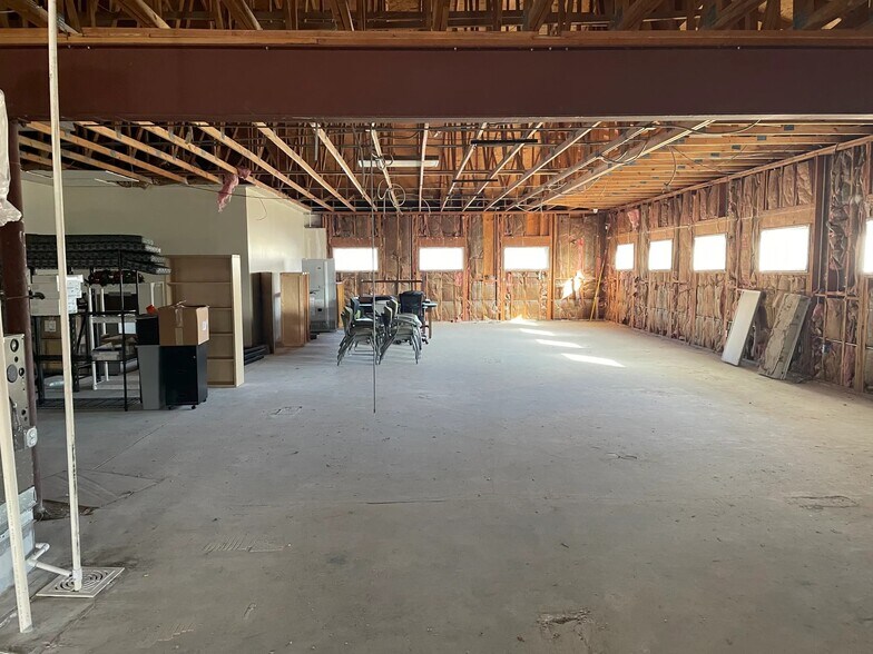 More Photos Of 12512 E 21st St, Tulsa Freestanding For Lease