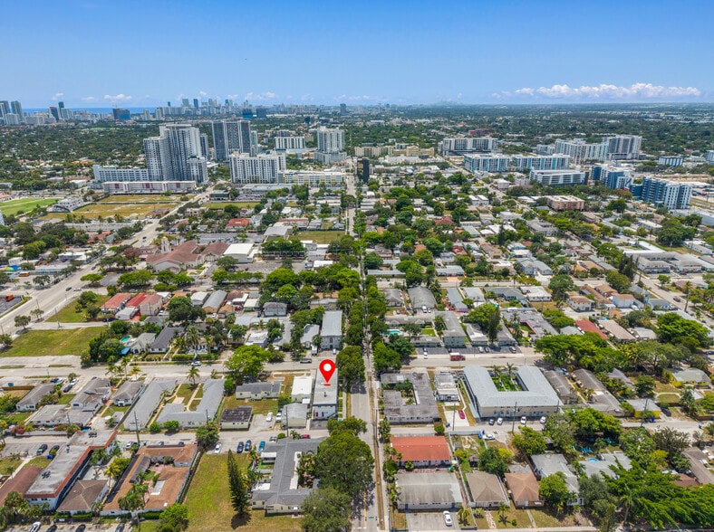 More Photos Of 1859 Lincoln St, Hollywood Apartments For Sale