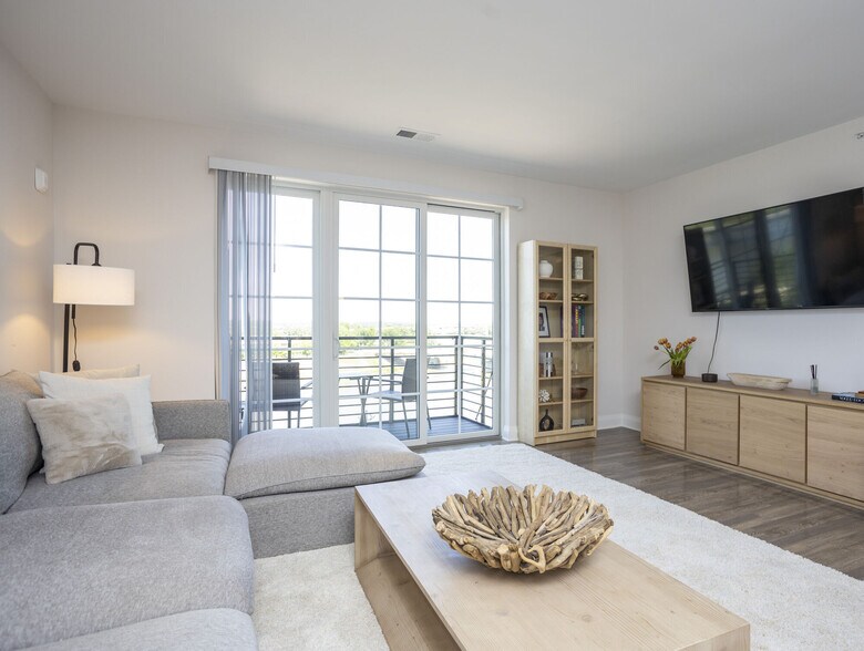 More Photos Of 140 E Monument Ave, Dayton Apartments For Lease