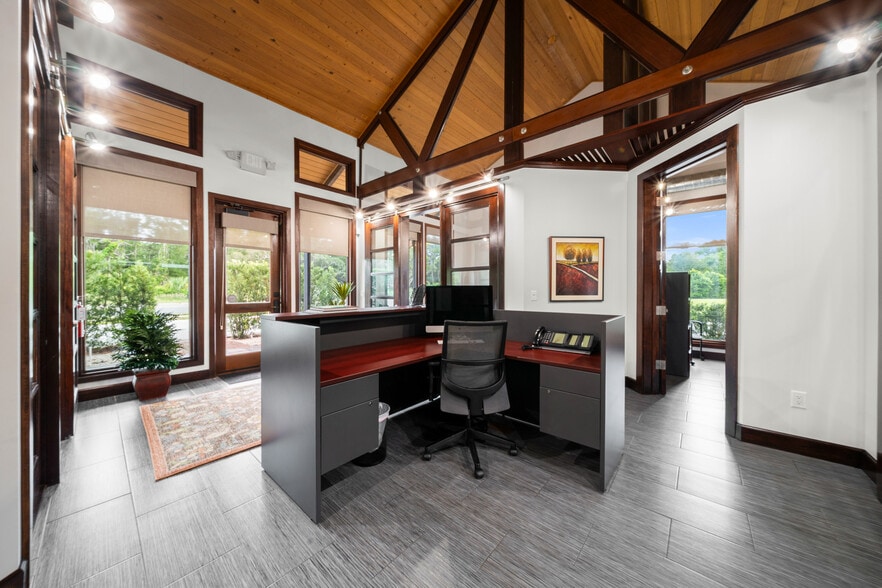 More Photos Of 5830 W Gulf To Lake Hwy, Crystal River Office For Sale