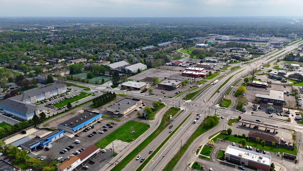 More Photos Of 2050-2090 E Dublin Granville Rd, Columbus General Retail For Lease