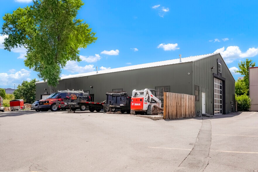 More Photos Of 950 Simms St, Golden Industrial For Lease