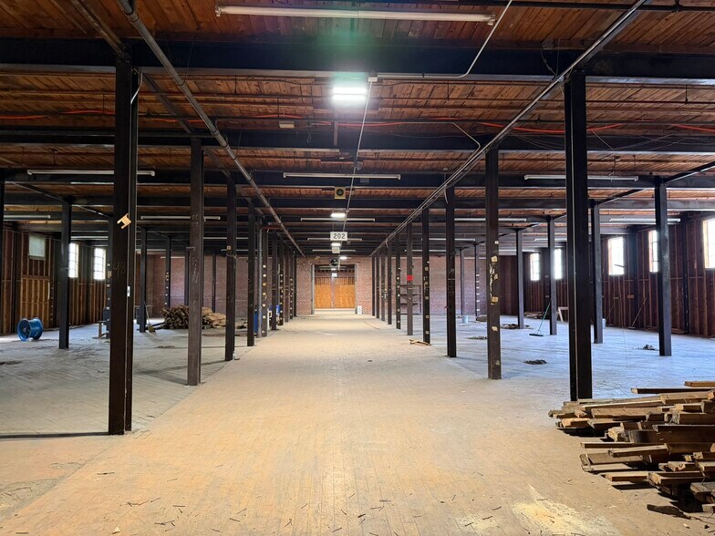 More Photos Of 315 E Main St, Elkin Industrial For Sale