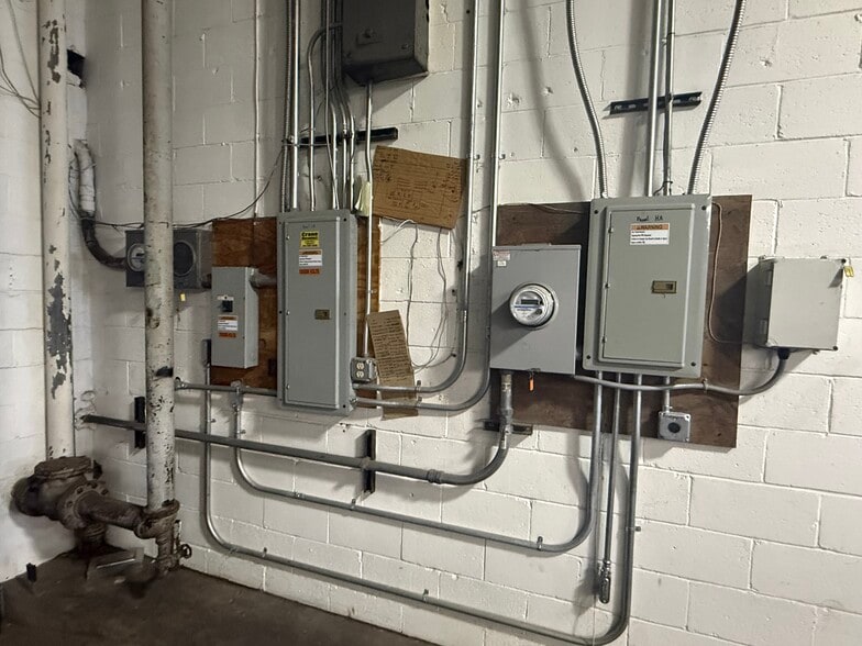 More Photos Of 4920 Harrison St, Pittsburgh Warehouse For Lease