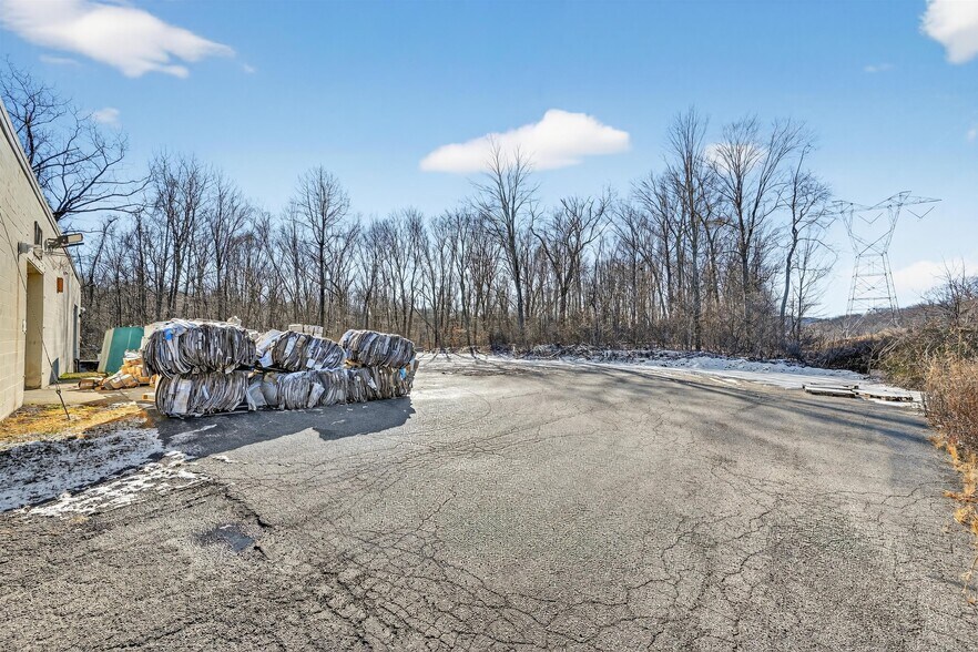 More Photos Of 297 Margaret King Ave, Ringwood Warehouse For Sale