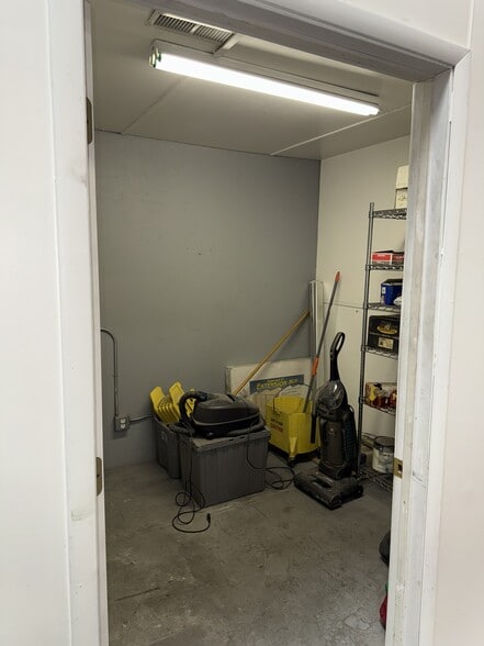 More Photos Of 4770 W University Ave, Las Vegas Warehouse For Sale