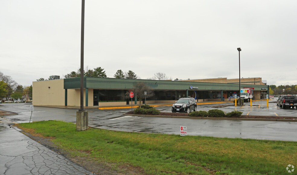 More Photos Of 27 Gansevoort Rd, South Glens Falls General Retail For Lease