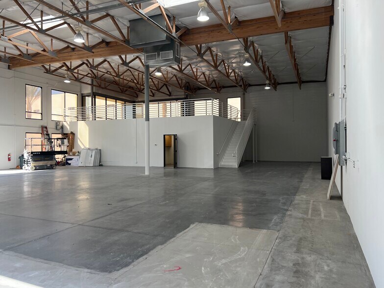 More Photos Of 5925 W Wigwam Ave, Las Vegas Warehouse For Sale