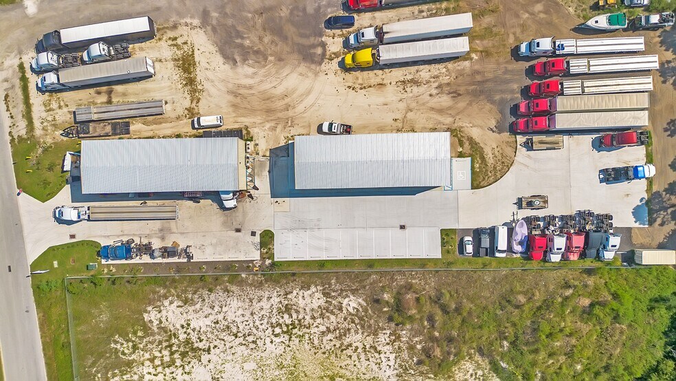 More Photos Of 3295 Steel Rail Dr, Bunnell Warehouse For Lease