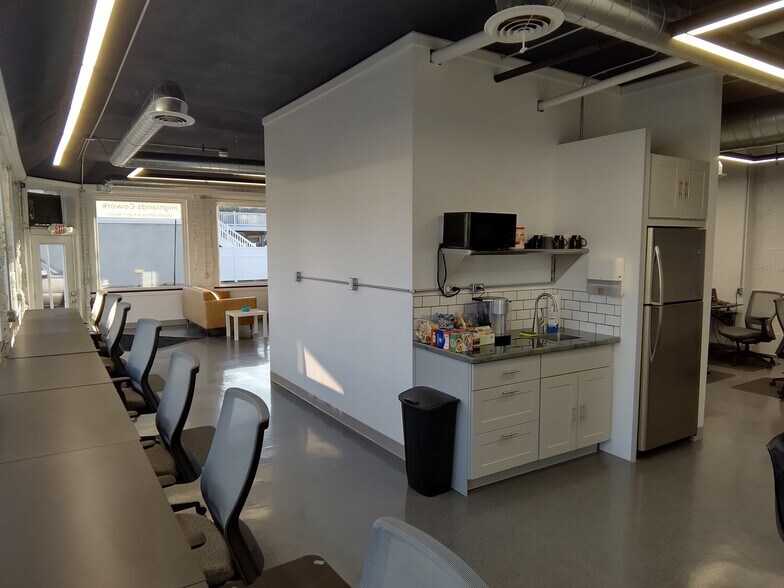 More Photos Of 196 Bay Ave, Highlands General Retail For Sale