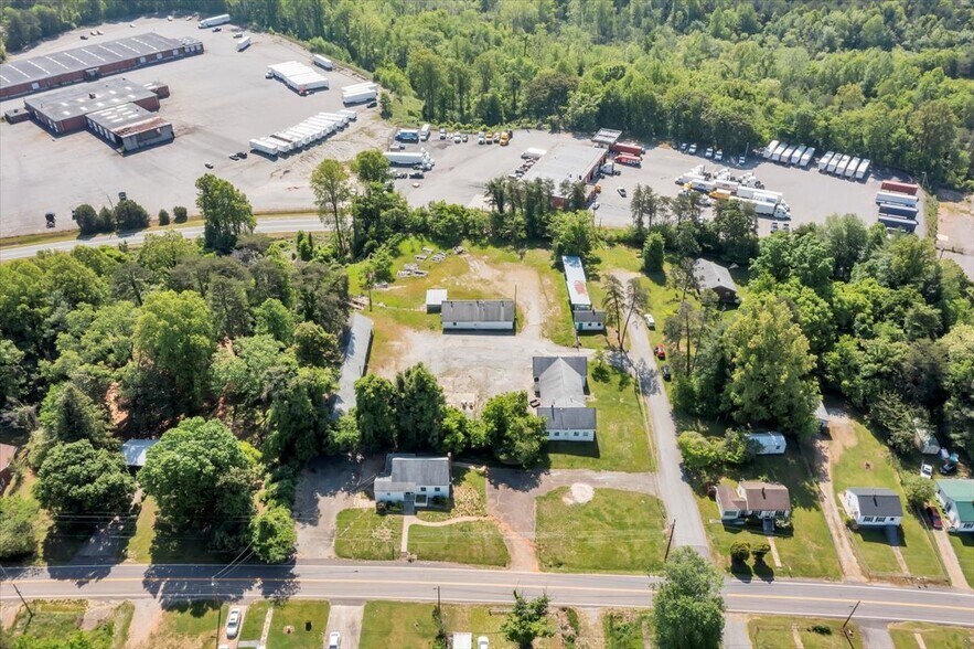 More Photos Of 1687 Stultz Rd, Martinsville Specialty For Sale