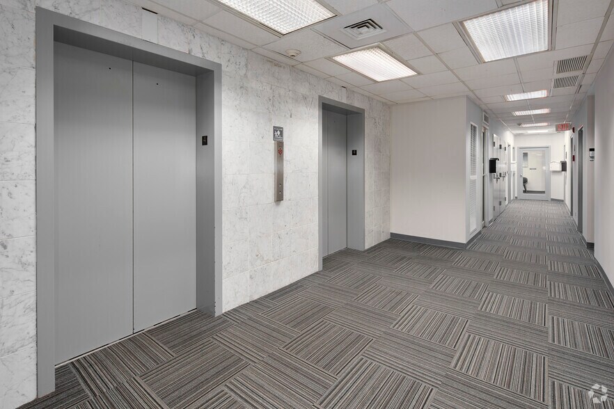 More Photos Of 205 S Whiting St, Alexandria Medical For Lease