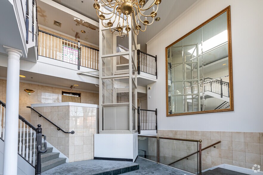 More Photos Of 417-429 Franklin Ave, Hartford Medical For Lease