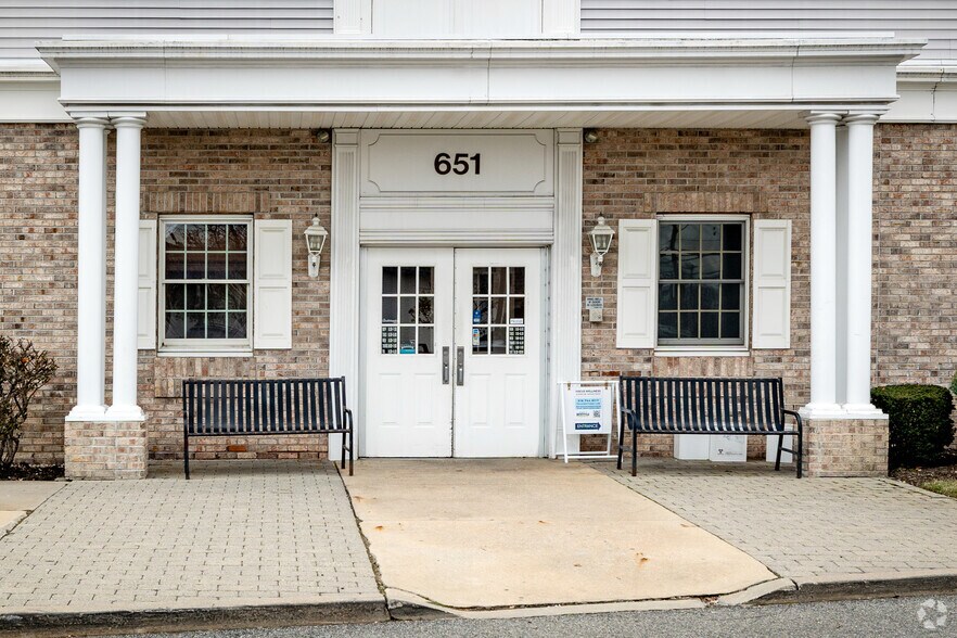 More Photos Of 651 Old Country Rd, Plainview Medical For Lease