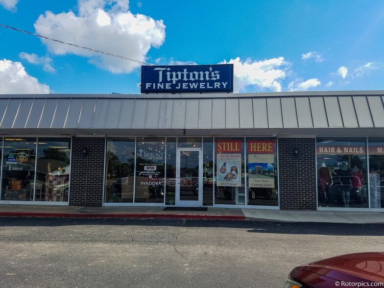 More Photos Of 1802-1820 W Gore Blvd, Lawton Storefront For Lease