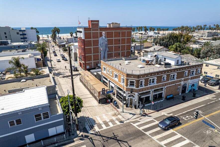 More Photos Of 1908-1910 Pacific Ave, Venice Apartments For Sale