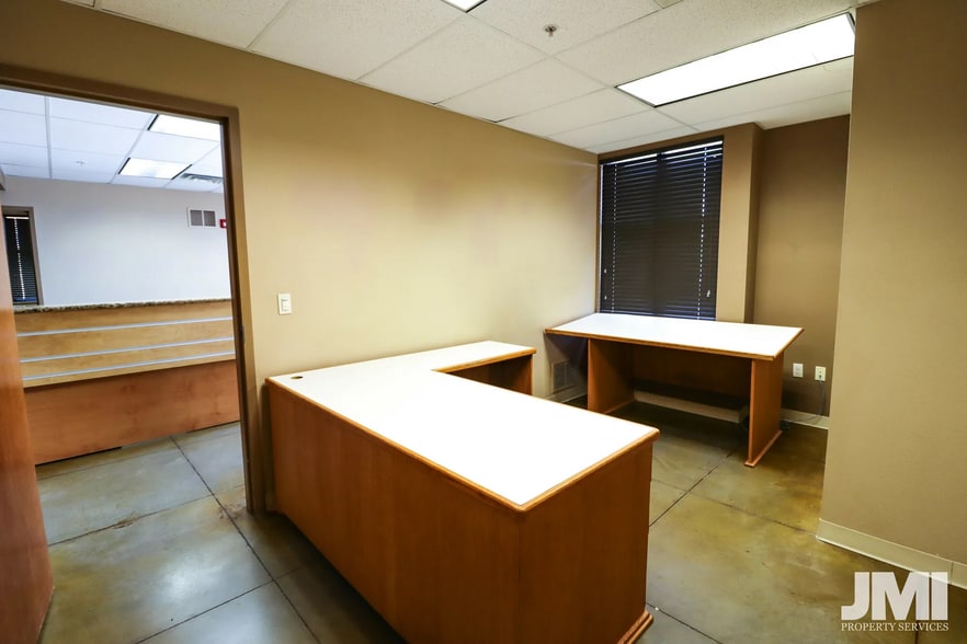 More Photos Of 795 E Factory Dr, St George Flex For Lease