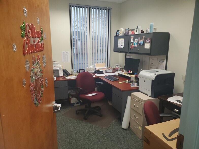 More Photos Of 280 N Main St, East Longmeadow Office For Sale