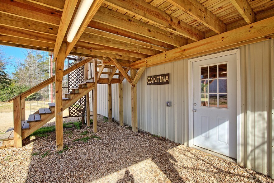 More Photos Of 1374 State Hwy 71, Bastrop Flex For Lease