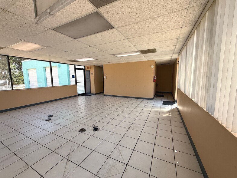 More Photos Of 1615 S Ridgewood Ave, Daytona Beach Freestanding For Sale