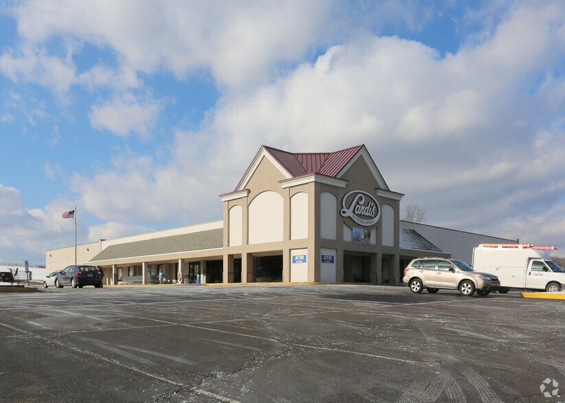 More Photos Of 841 Gravel Pike, Collegeville Supermarket For Lease