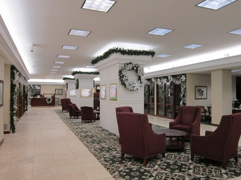More Photos Of 1398 Central Ave, Dubuque Office For Sale
