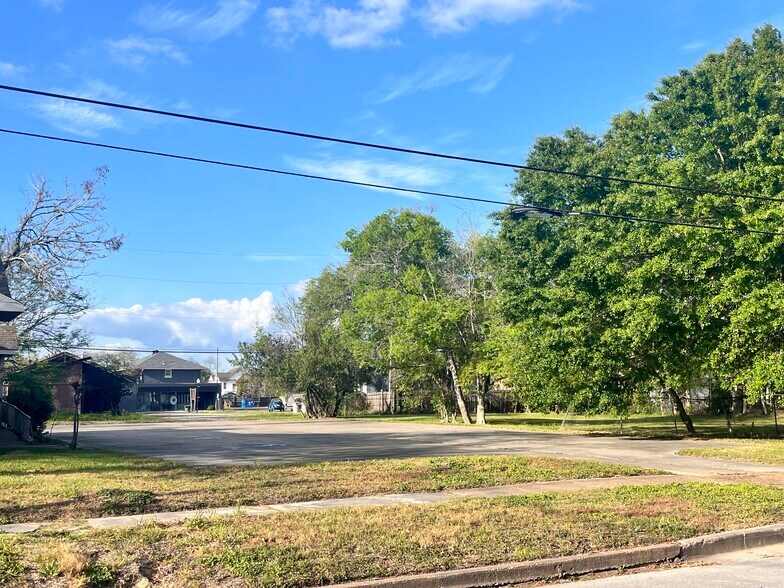 More Photos Of 2474 Broadway, Beaumont Medical For Sale