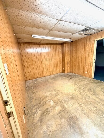 More Photos Of 306 E Loop 281, Longview General Retail For Lease