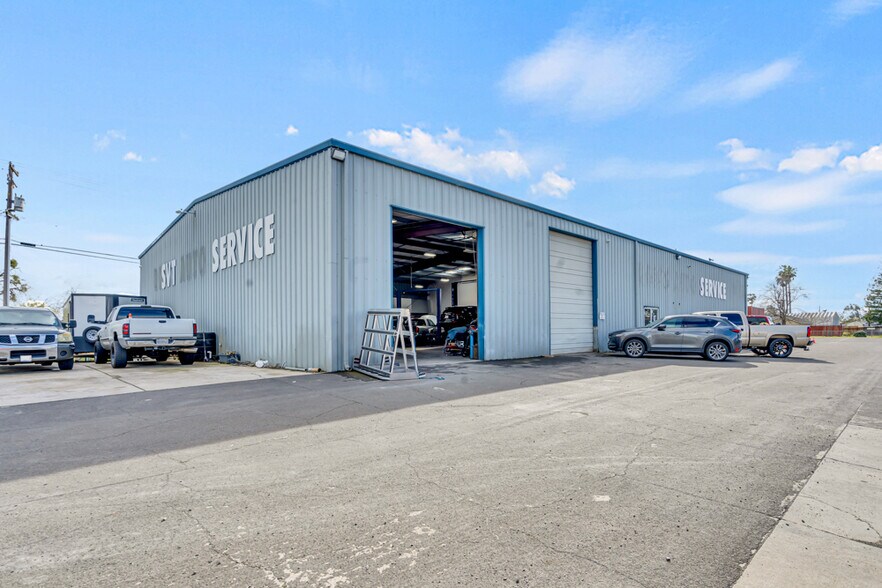 More Photos Of 25533 N Highway 99, Acampo Service For Sale