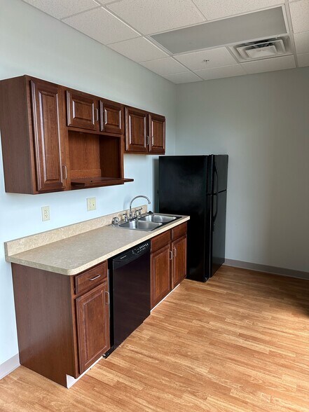 More Photos Of 3140 Governors Place Blvd, Dayton Medical For Lease